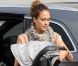 Jessica Alba et la petite Haven à Santa Monica, sont allées rendre visite à son époux Cash Warren le 10 octobre 2011