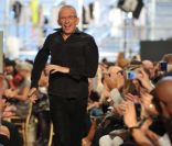 Jean-Paul Gaultier lors de la Fashion Week parisienne en septembre 2011<br />
