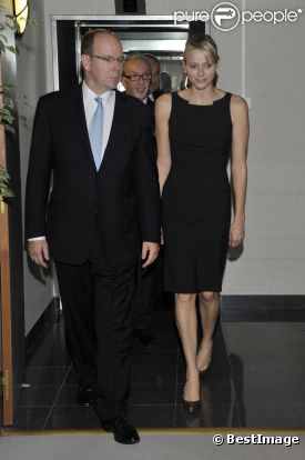 Albert et Charlene de Monaco lors de la conférence du Monaco Collectif Humanitaire, le mardi 11 octobre 2011.