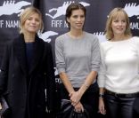 Maïwenn avec ses actrices Marina Foïs et Karin Viard lors de la présentation de Polisse au festival du film de Namur - octobre 2011<br />