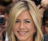 Pétillante à souhait, Jennifer Aniston n\'a rien perdu de sa beauté avec les années !<br />