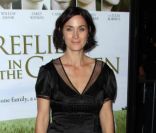 Carrie-Anne Moss lors de l'avant-première du film Fireflies in the Garden à Los Angeles le 12 octobre 2011