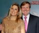Pas très bien assortis mais radieux, le prince Willem-Alexander et la princesse Maxima des Pays-Bas à l'inauguration du 25e festival international Cinekid à Amsterdam, le 12 octobre 2011.