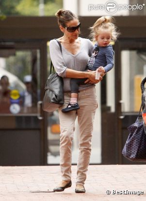 Sarah Jessica Parker devant l'école de ses filles, à New York, le 14 octobre 2011