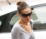 Sarah Jessica Parker, working girl et maman poule, devant l\'école de ses filles, à New York, le 14 octobre 2011