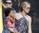 Heidi Klum s'amuse avec sa fille Lou chez Mr Bones Pumpkin Patch à Los Angeles le 15 octobre 2011