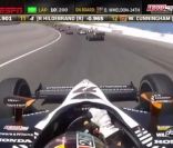 Dan Wheldon est décédé au cours d'un accident lors de la dernière manche du championnat d'IndyCar le dimanche 16 octobre 2011