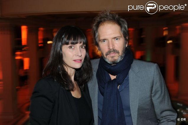 Christopher Thompson et son épouse Géraldine Pailhas lors de la soirée San Pellegrino avec BVLGARI à la piscine du Ritz le lundi 17 octobre 2011 à Paris