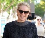 Sharon Stone dans les rues de Los Angeles le 7 octobre 2011