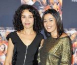 Aïda Touihri et Karima Charni lors de l'avant-première du film La Source des femmes à Paris le 24 octobre 2011