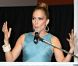 Jennifer Lopez a fait une apparition remarquée dans un magasin Best-Buy de Los Angeles pour sa fondation Maribel. Le 25 octobre 2011