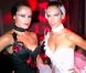 Alessandra Ambrosio, cygne blanc, a rencontré son Black Swan pour sa fête d'Halloween le 29 octobre 2011