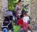 Jessica Alba est une maman formidable et passe beaucoup de temps en famille. Ici, à L.A le 29 octobre 2011 