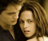 Le couple Kristen Stewart et Robert Pattinson dans Twilight - Chapitre 4 : Révélation
