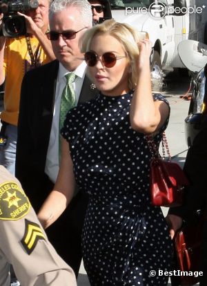 Lindsay Lohan arrive au tribunal de Los Angeles, mercredi 2 novembre 2011.