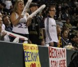 Des fans de David Beckham le 4 novembre 2011 au Home Depot Center de Los Angeles lors de la demi-finale de conférence de la MLS face aux Red Bulls de New York