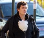 Orlando Bloom porte son fils Flynn à New York, le 5 novembre 2011