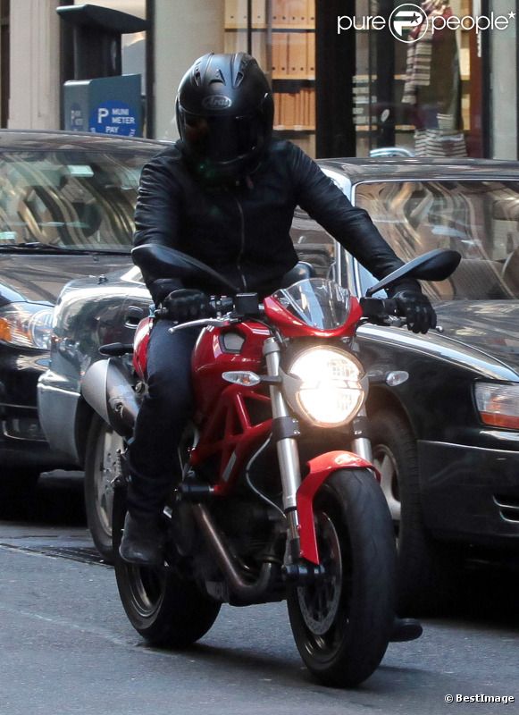 Orlando Bloom en moto, le 5 novembre 2011 à New York