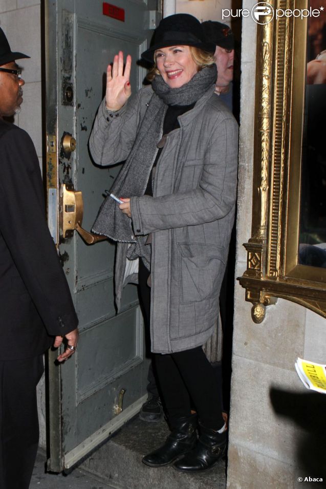 Kim Cattrall, à après la pièce Private Lives, dont elle est l'héroïne avec Paul Gross. 6 novembre 2011