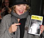 Kim Cattrall, à l\'issue de la représentation de Private Lives, dont elle est l\'héroïne avec Paul Gross. 6 novembre 2011