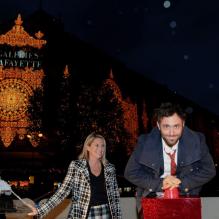 Charlie Winston lors de l'inauguration des illuminations de Noël aux Galeries Lafayette à Paris le 8 novembre