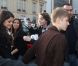 Justin Bieber et Selena Gomez déjeunent dans un restaurant de l'avenue Montaigne, à Paris, le mercredi 9 novembre 2011.