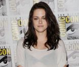 Kristen Stewart, décontractée pour arriver au Salon International du Comic Con de San Diego. Le 21 juillet 2011. 