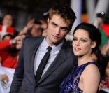 Kristen Stewart et Robert Pattinson lors de la présentation de Twilight - Chapitre : Révélation 1ère partie, à Los Angeles. Le 14 novembre 2011 