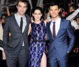 Robert Pattinson, Kristen Stewart et Taylor Lautner lors de la présentation de Twilight - Chapitre : Révélation 1ère partie, à Los Angeles. Le 14 novembre 2011 