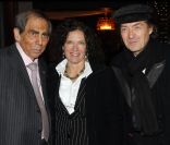 Docteur Pierre Huth, Anton Molnar et son épouse lors du dîner des stars au Fouquet's à Paris, organisé par le Dr Pierre Huth, au profit du dépistage du cancer à l'Institut Fournier le 14 novembre 2011  