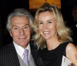 Jean-Daniel Lorieux et sa compagne lors du dîner des stars au Fouquet's à Paris, organisé par le Dr Pierre Huth, au profit du dépistage du cancer à l'Institut Fournier le 14 novembre 2011  