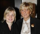 Isabelle Nanty et Dr Françoise Huth lors du dîner des stars au Fouquet's à Paris, organisé par le Dr Pierre Huth, au profit du dépistage du cancer à l'Institut Fournier le 14 novembre 2011  