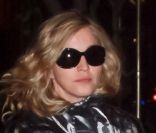 Trois Français dans la vie de Madonna, un document inédit de 50 minutes inside, diffusé le 19 novembre 2011.