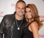 Le joueur de base-ball Nick Swisher et Joanna Garcia (Bree Buckley) chez Cipriani sur Wall Street à New York, pour fêter le 100e épisode de Gossip Girl le 19 novembre 2011.