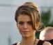 AnnaLynne McCord en robe rouge sur le tournage de la série 90210 à Los Angeles, le 21 novembre 2011