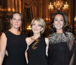 La Baronne Ariane de Rothschild, Hedva Ser Salomon et madame Sidney Toledano à l'Opéra Garnier, à Paris, le 22 novembre 2011. 