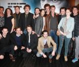 L'équipe du film lors de l'avant-première du film Les Lyonnais à Paris le 27 novembre 2011