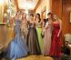 Les débutantes sont en joie : La princesse Charlotte de Bourbon, Eliza Fraser, Tanyatip Chearavanon, Shaiyra Devi, Oriane Piccard et Charlotte Dawnay lors du Bal des débutantes le 26 novembre 2011