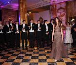 Sarah Margaret Qualley, fille d'Andie MacDowell, superbe lors du Bal des débutantes le 26 novembre 2011