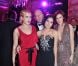 Bruce Willis et ses filles Tallulah, Scout LaRue et Rumer lors du Bal des débutantes le 26 novembre 2011