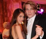 Sarah Margaret Qualley lors du bal des débutantes à Paris le 26 novembre 2011