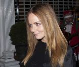 Stella McCartney à Londres pour l'illumination de sa boutique. Le 29 novembre 2011.