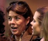 Charlotte Casiraghi complice avec sa maman la princesse Caroline lors de la 3ème édition des Gucci Master, à Villepinte, le 2 décembre 2011