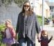 Jennifer Garner et ses filles Violet et Seraphina se rendent à leur cours de danse, samedi 3 décembre 2011, à Los Angeles