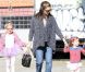 Jennifer Garner et ses filles en ballerines Violet et Seraphina se rendent à leur cours de danse, samedi 3 décembre 2011, à Los Angeles