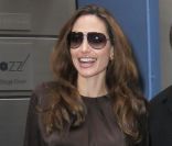 La ravissante Angelina Jolie, habillée en Stella McCartney, à New York le 5 novembre 2011.