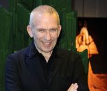 Jean-Paul Gaultier lors de l\'inauguration de la 16e édition des Sapins de Noël du créateur<br />