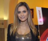 Clara Morgane présente son nouveau calendrier 2012 à Marseille le 7 décembre 2011