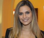Clara Morgane, sexy et scintillante, vous promet une année torride et dénudée
