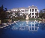 La sublime demeure du 100 North Carolwood, dans le quartier d'Holmby Hills à Los Angeles, où Michael Jackson a vécu ses derniers instants.